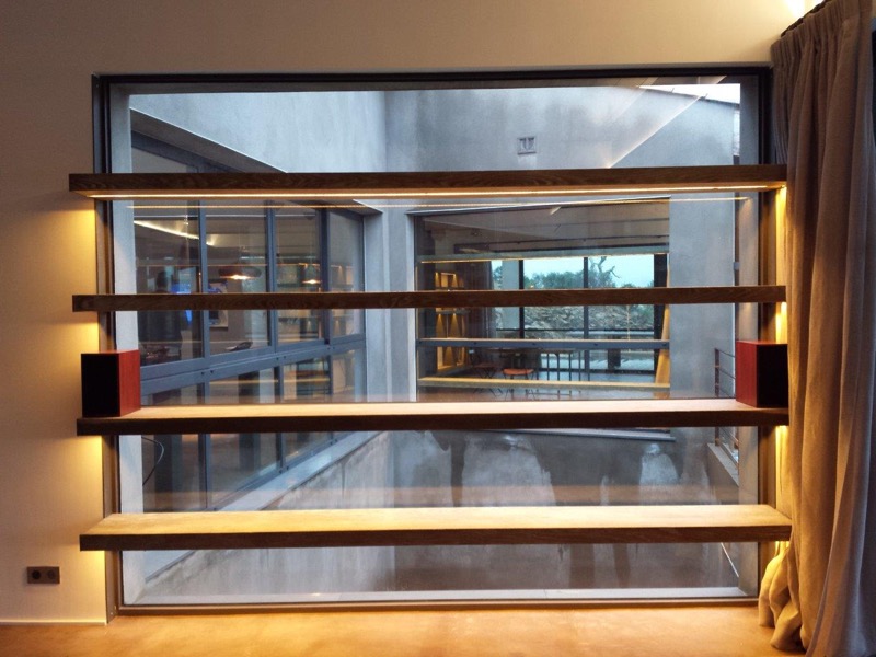 ​chantier france, projet priv&eacute; home cin&eacute;ma sonorisation compl&egrave;te, &eacute;clairage sripes led 2400k, lumi&egrave;re bougie